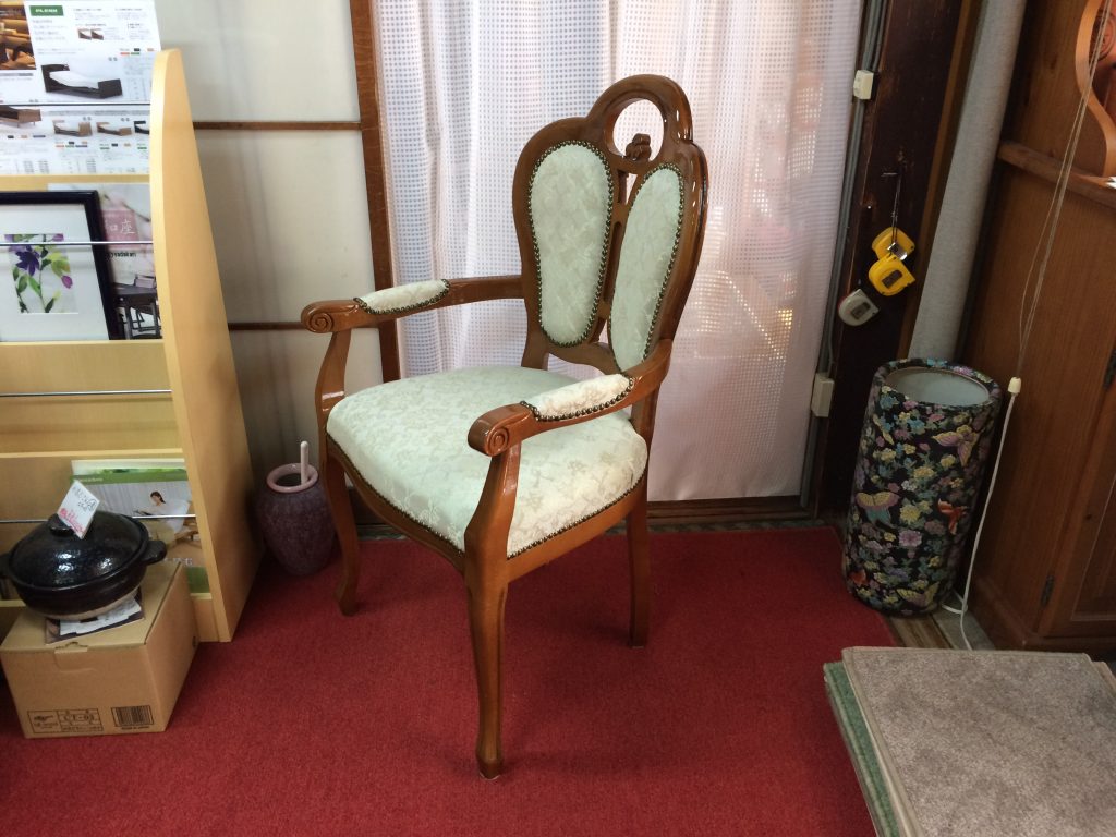 三晃家具　椅子修理